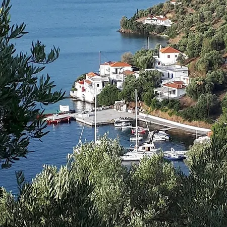 Hébergement de vacances Eione Op Het Eiland Paleo Trikeri